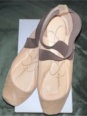 Jessica Simpson - 7W (fits like 7M) Ballet Flats with Elastic Strap - Nude/Taupe